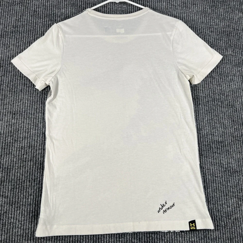 Under Armour Shirt Mens Medium White Mountain Semi Fitted‎ Short Sleeve